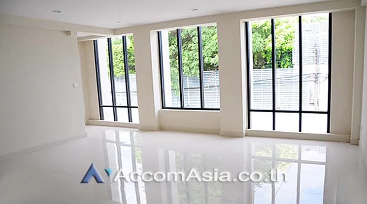 unit Office space For Rent in Sukhumvit, Bangkok  near BTS Udomsuk (AA15784)